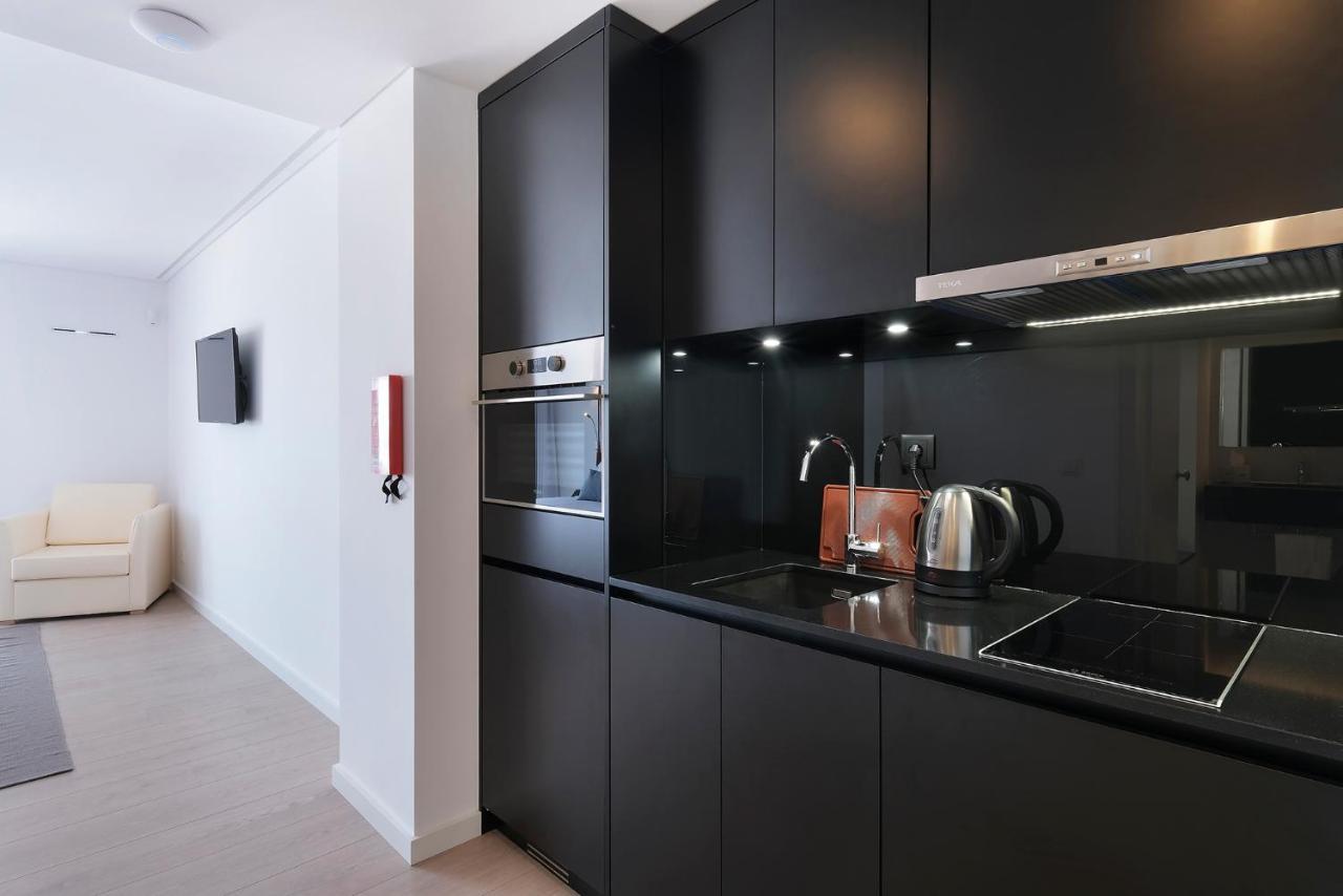 Royal Obidos Scenic Resort Praia del Rei Luaran gambar A kitchen in a serviced apartment