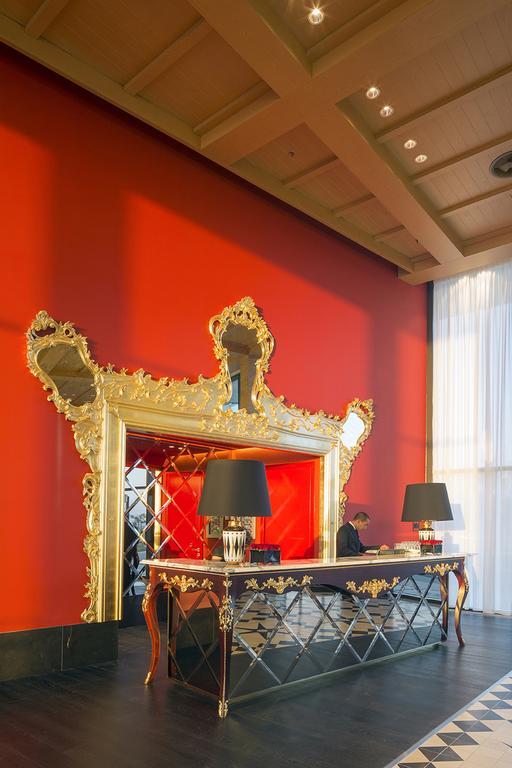 Royal Obidos Scenic Resort Praia del Rei Luaran gambar The reception desk at the Mandarin Oriental, Munich