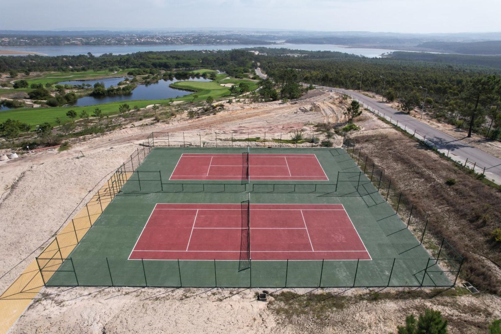 Royal Obidos Scenic Resort Praia del Rei Luaran gambar Tennis courts at the resort