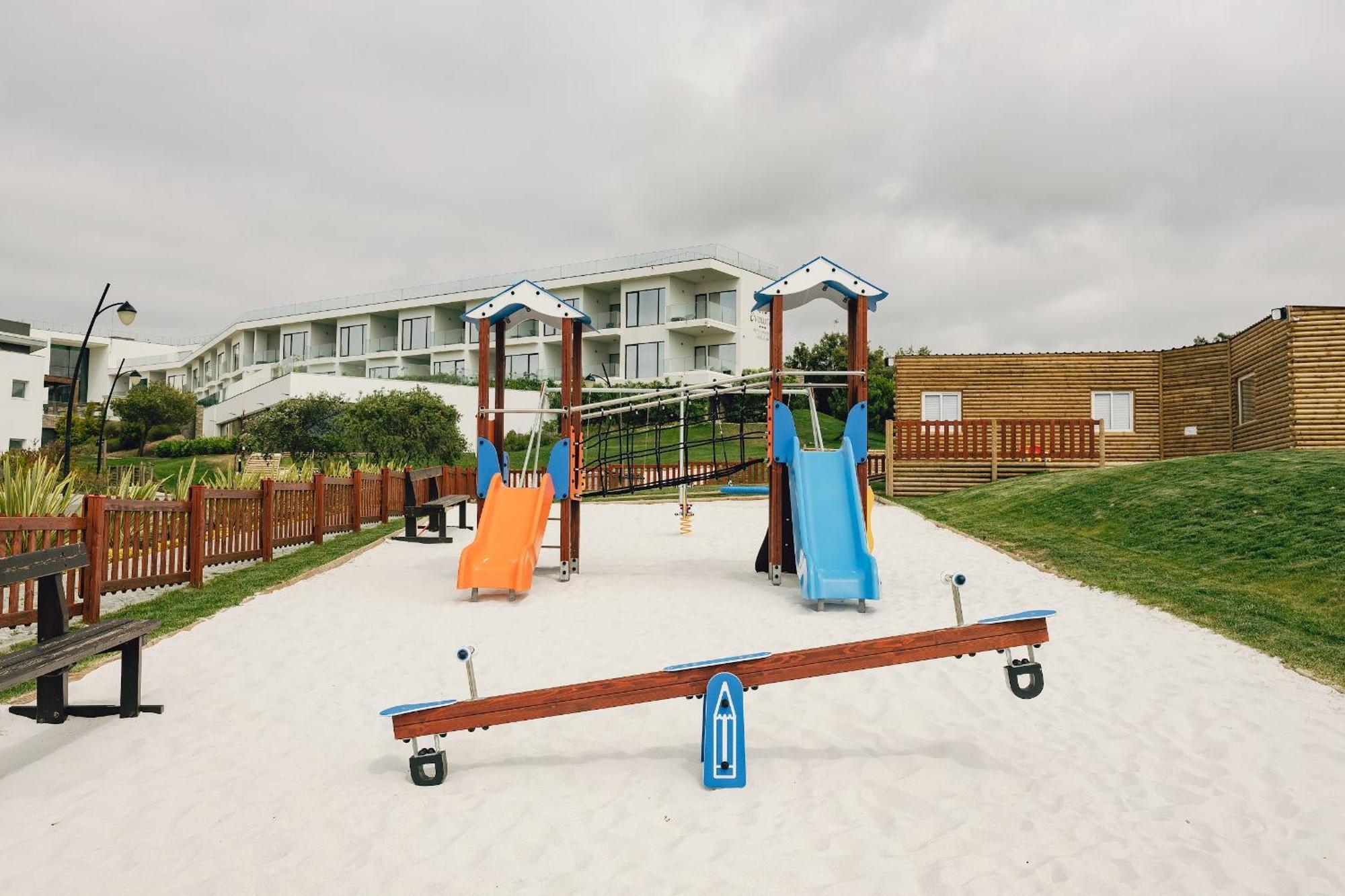 Royal Obidos Scenic Resort Praia del Rei Luaran gambar Playground in the village