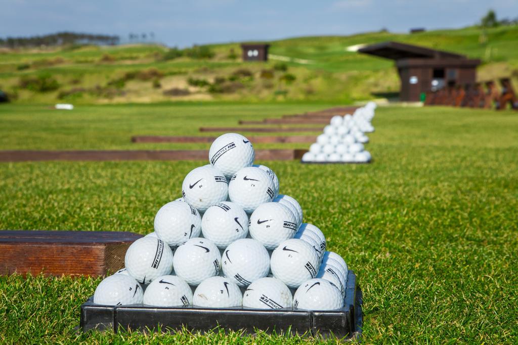 Royal Obidos Scenic Resort Praia del Rei Luaran gambar Golf balls