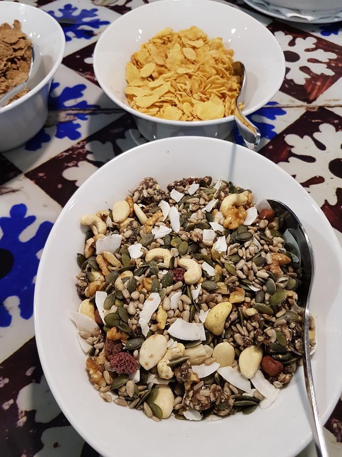 Royal Obidos Scenic Resort Praia del Rei Luaran gambar Muesli with nuts and coconut